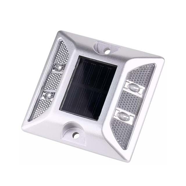 Reflectores de aluminio solar de alto brillo de color blanco para carreteras