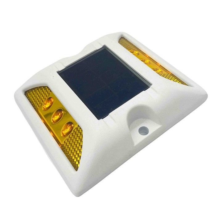 125 * 110 * 25mm Reflectores de carretera con energía solar Marcadores de carretera Ojo de gato solar