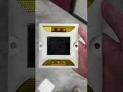 A104 LED Cat Eye Road Stud Autopista Aeropuerto Muelle IP68 Aluminio Rodas solares